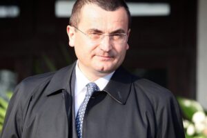 c pakiranje direktor