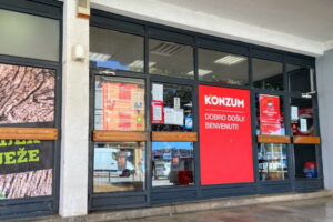 rovinj trg na lokvi