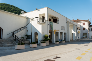 mini market raša